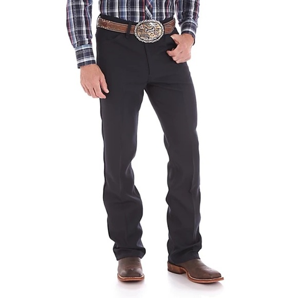 Men’s 82NV / Navy Wrangler Wrancher Dress Jean, 33x32 - Picture 1 of 5
